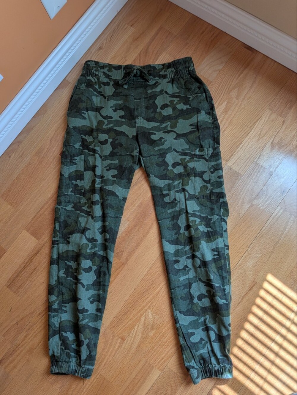 Old Navy Women's Camo Cargo Jogger Pants - Green Linen / Rayon Sz S